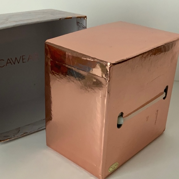 Rocawear Women’s Watch & Bracelet Set NWT - Picture 3 of 3